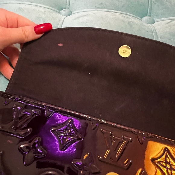 Authentic Louis Vuitton Rodeo Drive Handbag Monogram Vernis in burgundy - Picture 5 of 6